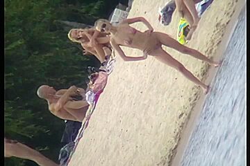 Beach porno video of a white skinny fit nude bitch in sunglasses