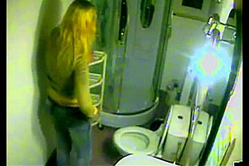 Dutch blonde in bathroom 01...