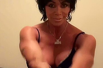 Biceps Lovers Fetish Show by Latia Del Riviero. Smokin Female Muscle