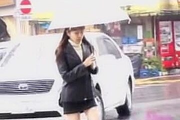 Rainy Street Sharking Scene Of Some Truly Glamorous Japanese Chick...