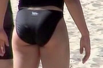Bikini panty ass candid beach cam...
