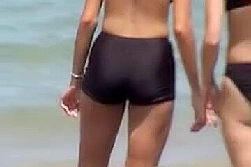Candid Black Bikinis Spied On The Crowded Beach 07d...