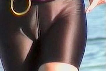 Candid Closeup Of Girl In The Latex Shorts 04n...