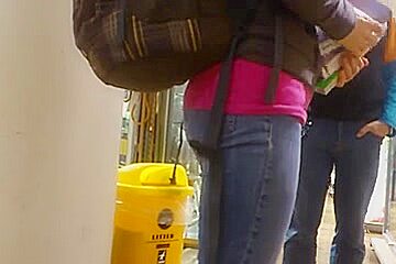 Nice Fanny In Blue Jeans Caught Street Candid Clip...