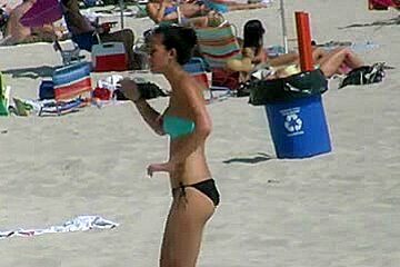 Bikini volleyball ii...