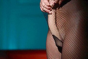 Luxury Hottie Stripping In Hose...